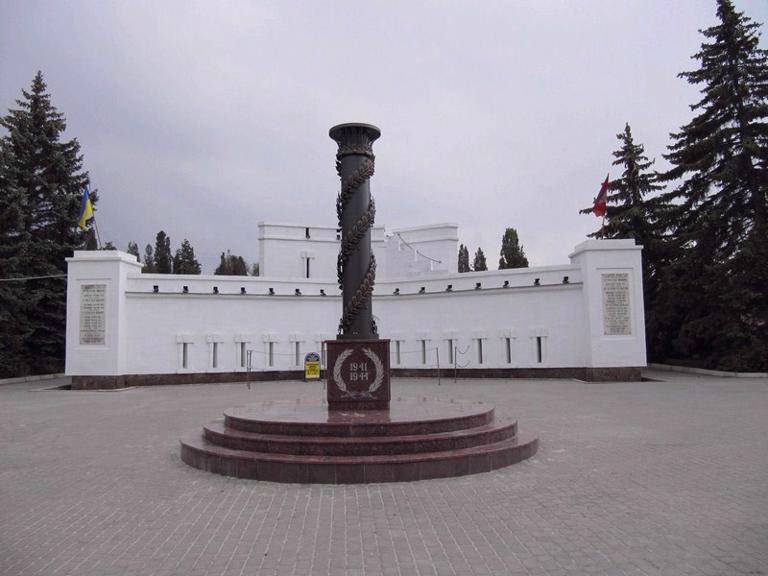 Памятник обороны Севастополя 1941 - 1944